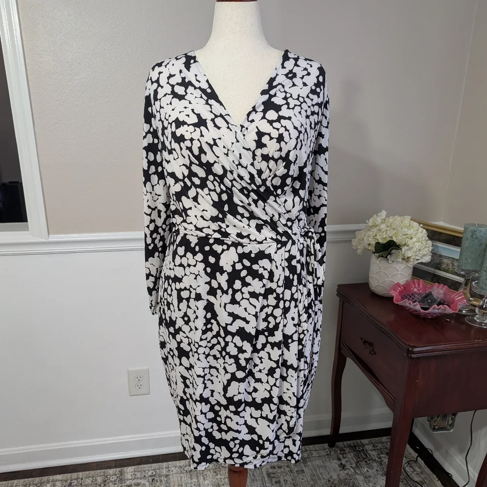 3/$30 London Times Jersey Wrap Dress - Picture 1 of 8